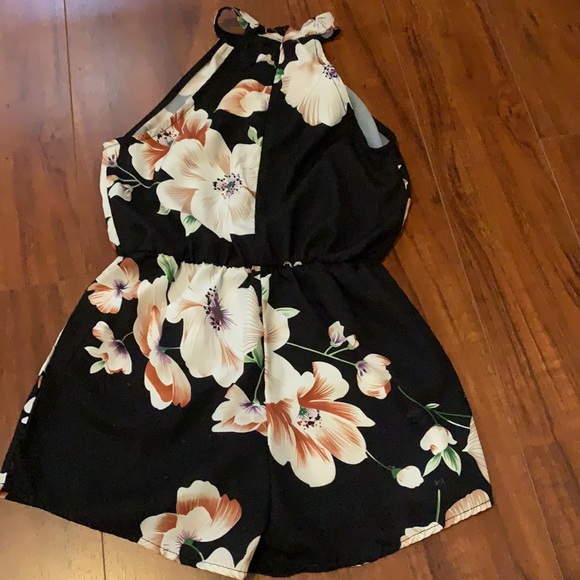 Black Shein romper with pretty flowers with belt that is the same design. Size 8 - Picture 2 of 3